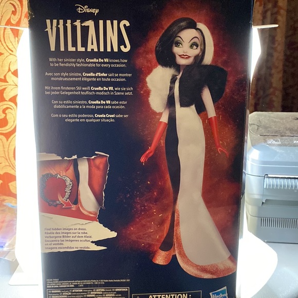 Disney Villains Cruella De Vil Fashion Doll Hasbro in Box - Picture 6 of 13